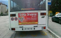 Quảng cáo sex trên xe chở học sinh
