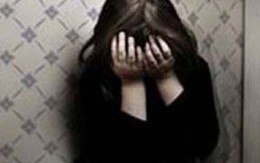 Bố "cưỡng bức con gái suốt 30 năm"