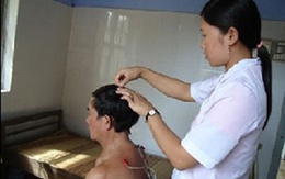 Phòng bệnh giao mùa: Méo miệng do lạnh đột ngột