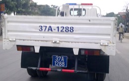 Giả xe chở phạm nhân của cảnh sát