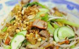 Mỳ xào chua ngọt chợ Ngô Sỹ Liên