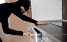 Phá camera, đột nhập biệt thự của chủ tịch huyện