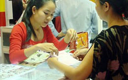 Giá vàng tăng vọt, USD lao dốc