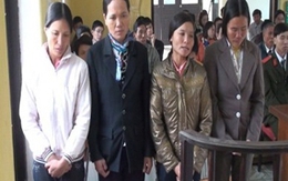 Bốn phụ nữ đốt trạm phát sóng di động