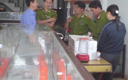 Đạo chích "viếng" tiệm vàng 