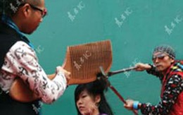 Màn cắt tóc thót tim