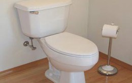 Bắt tù nhân làm giấy vệ sinh để... tiết kiệm