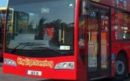 Màn cầu hôn lãng mạn bằng xe buýt