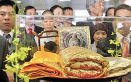 Hành trình thỉnh áo cà sa Phật Tổ
