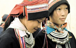 Chợ bản Muồng dưới thung sâu
