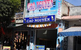 Thầy giáo đi... cướp điện thoại