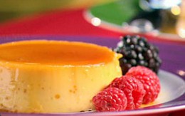 Làm bánh flan thơm ngon trong lò vi sóng