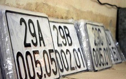 Niêm yết tên tuổi, ảnh “cò” biển số xe đẹp