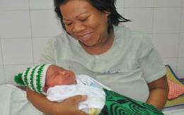 Một sản phụ Tiền Giang sinh bé gái 6 kg