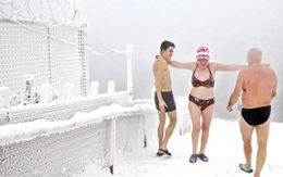 Bơi ở nhiệt độ -36 độ C
