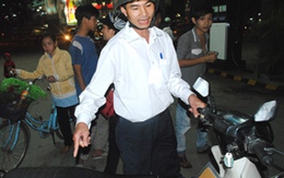 Thôi việc nhân viên cây xăng dọa giết khách hàng
