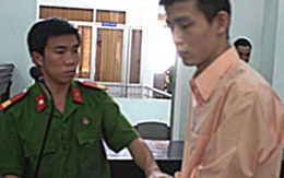 Đang đi tù, vẫn hiếp dâm 