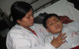 Truy sát cả nhà chỉ vì ô tô đậu ngang đường