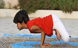 Giáo viên dạy yoga... 6 tuổi