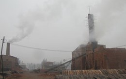 Khói lò gạch “đốt” dân 