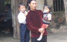 Đắng lòng cụ bà nuôi 2 cháu nhỏ