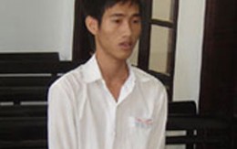 Bênh bạn, nam sinh vác dao chém người