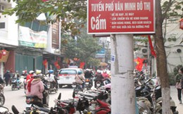 Hà Nội: Tái diễn gửi xe dưới lòng đường