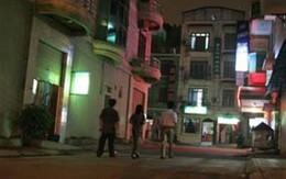 Nằm ngủ bên xác chết