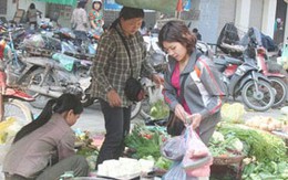 Rau xanh mỗi ngày "nhảy" 1 giá