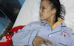 Nghiêm trị kẻ giữ vợ bằng... dao