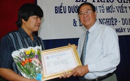 Tiếc thương nhà báo bị đốt qua đời