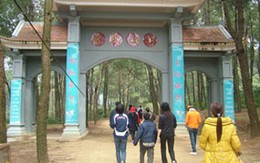 Chùa Hương Tích Hà Tĩnh tấp nập du khách đầu năm