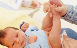 6 tuổi nhưng vẫn là trẻ sơ sinh
