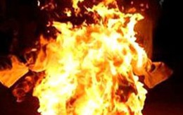 Chồng nhốt vợ, tưới xăng đốt nhà