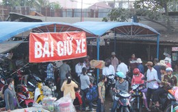 Gửi xe ngày Tết bị 'chém' vô tội vạ 