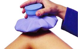 Chườm khăn nóng giúp giảm mệt mỏi