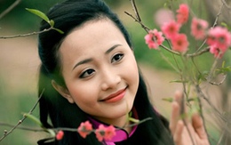 Đầu xuân, giới trẻ Hà thành khoe sắc bên hoa đào