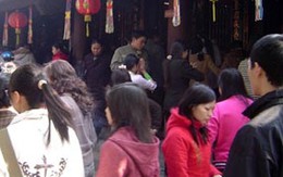 Đi lễ chùa bị trộm cuỗm sạch đồ