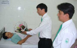 Sinh con ngay trên xe taxi 