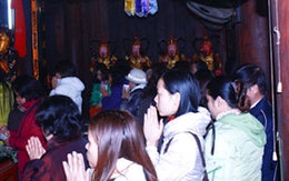 Đến chùa Hà cầu duyên mới, gọi tình cũ