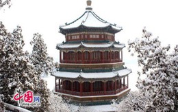 Tuyết ngập trắng Cung điện Mùa hè