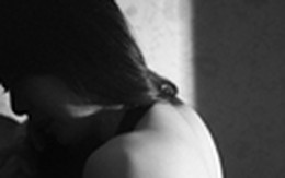"Yêu râu xanh" chờ bà bầu bên nghĩa địa 