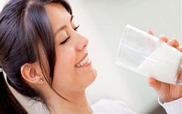 8 nhóm người nên kiêng ăn sữa bò