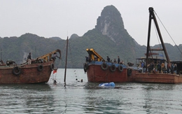 Trục vớt tàu bị chìm ở Hạ Long