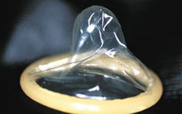 Bao cao su mắc ở họng 1 phụ nữ (!)