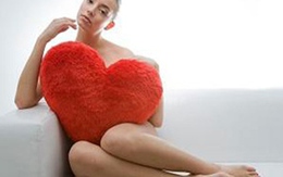 Cách xóa mụn ở vùng "núi đôi"