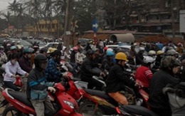 Ùn tắc kinh hoàng trên quốc lộ 32