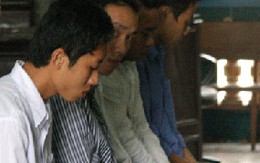 Cổ vũ bạn “xử” đối thủ, ở tù cùng hung thủ