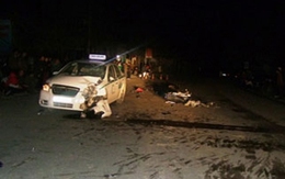 Taxi đâm xe máy, hai mẹ con tử vong