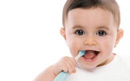 Chăm sóc răng sữa cho bé